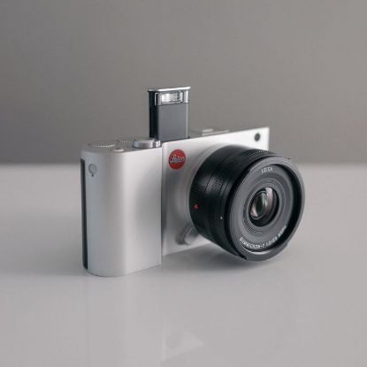 Leica T Mirrorless Digital Camera এর ছবি